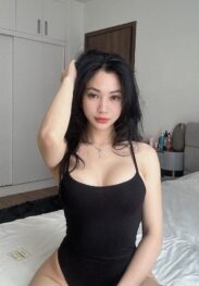 Seksi, zategnute Kineskinje čekaju da izađeš s njima.