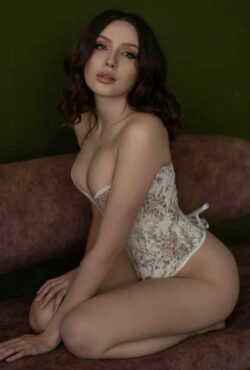 Nana Whatsapp: +84564559729